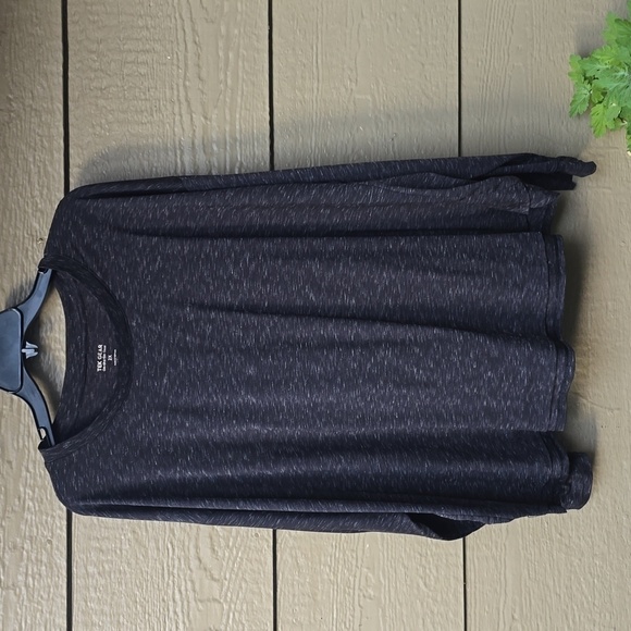 Tek Gear Plus Size Tek Gear® Cropped Long Sleeve Tee gray 2x NWT - Picture 2 of 7